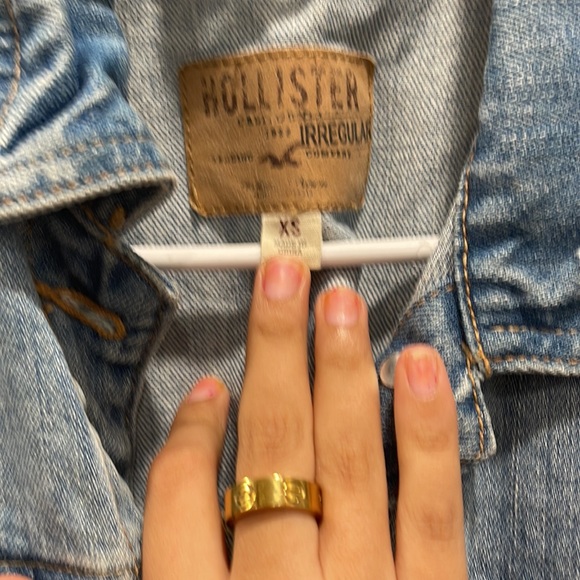 🌸5/$40🌸 Hollister Distressed denim jacket size XS - Picture 5 of 6